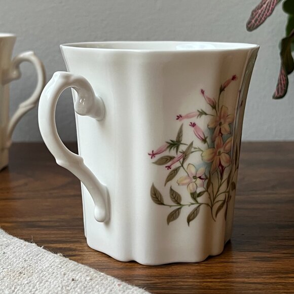Royal Grafton Fine Bone China 2 Mugs Small Pink Flowers 7 oz England - Picture 4 of 11